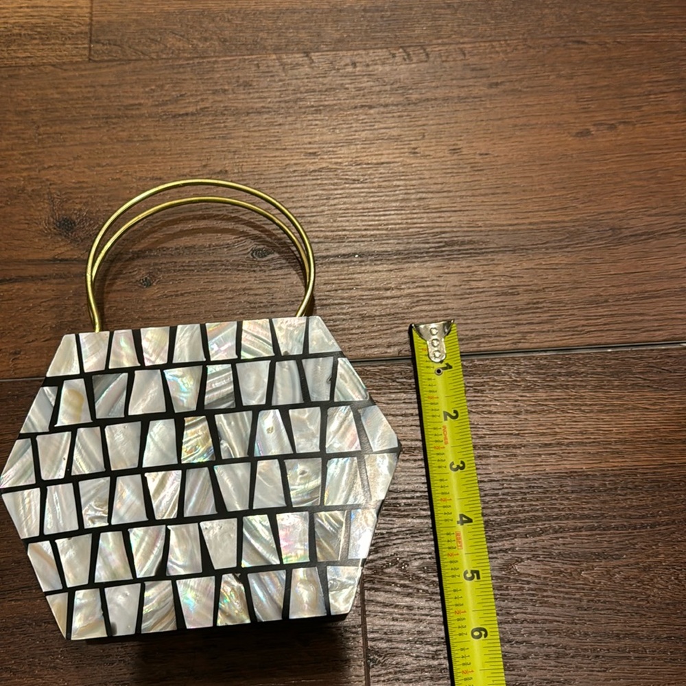 Ramla Mosaic Handmade Moroccan mother pearl Handbag w/ gold color chain/handle. - Picture 6 of 10